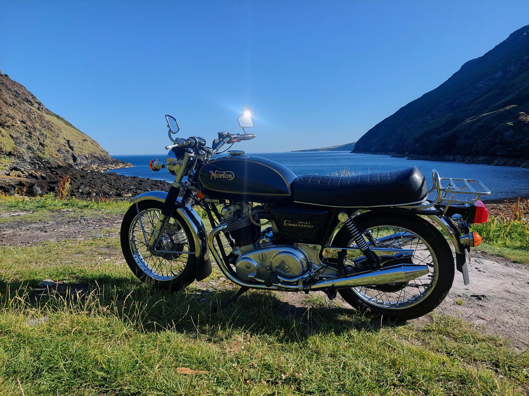 Pictures of your Norton Commandos