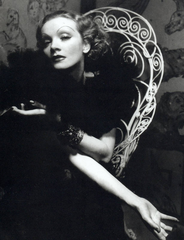 Marlene_Dietrich_b16