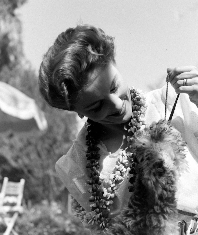 joan_fontaine_a96