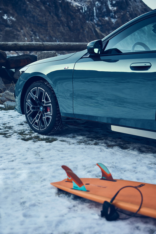 P90537338_highRes_the-new-bmw-i5-edriv