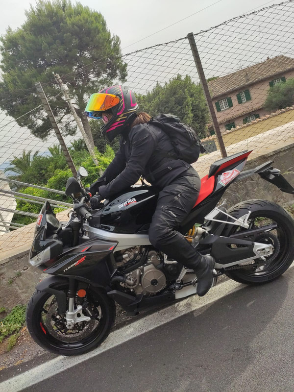 DE05CFBA-4D5E-4783-826B-B00E00E465EE