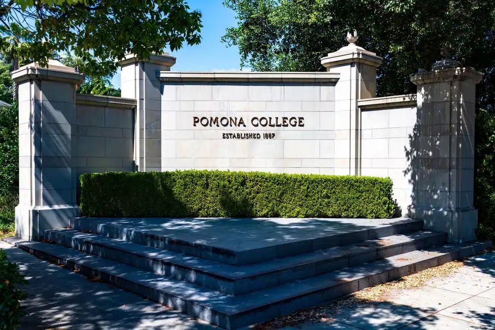 What is Pomona College's standing in the United States