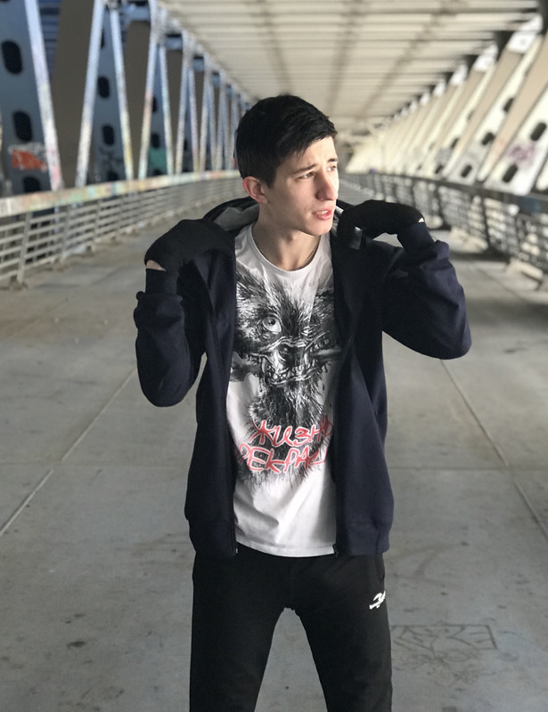 44D18541-83EF-468A-A93E-48D2C09243D7