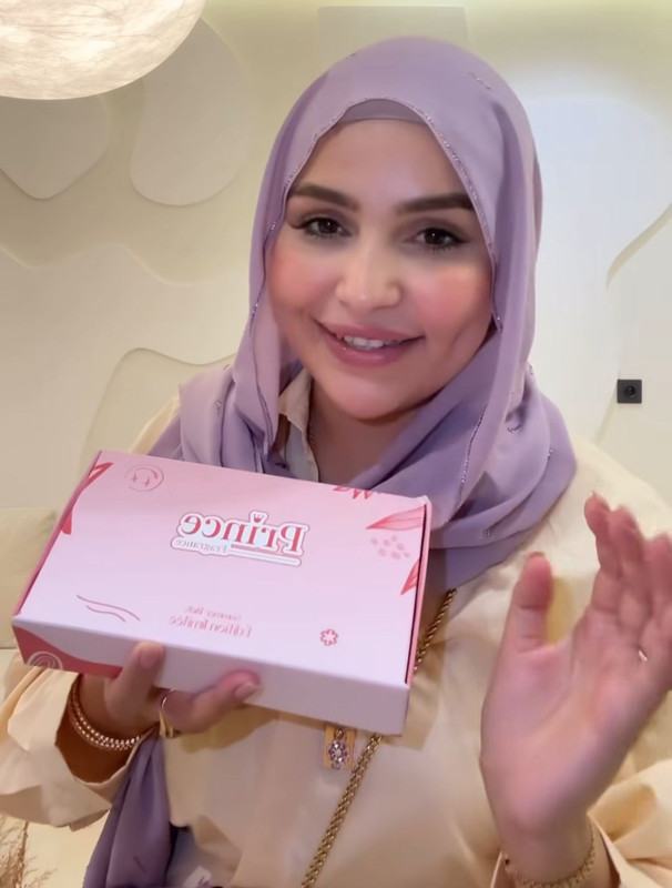 عميلة راضية