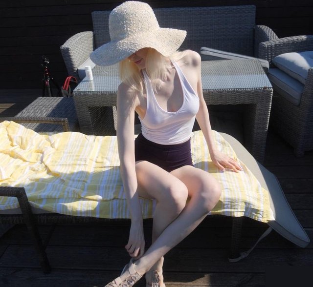 Nude Blonde Public Fuck On The Roof And Creampied 10