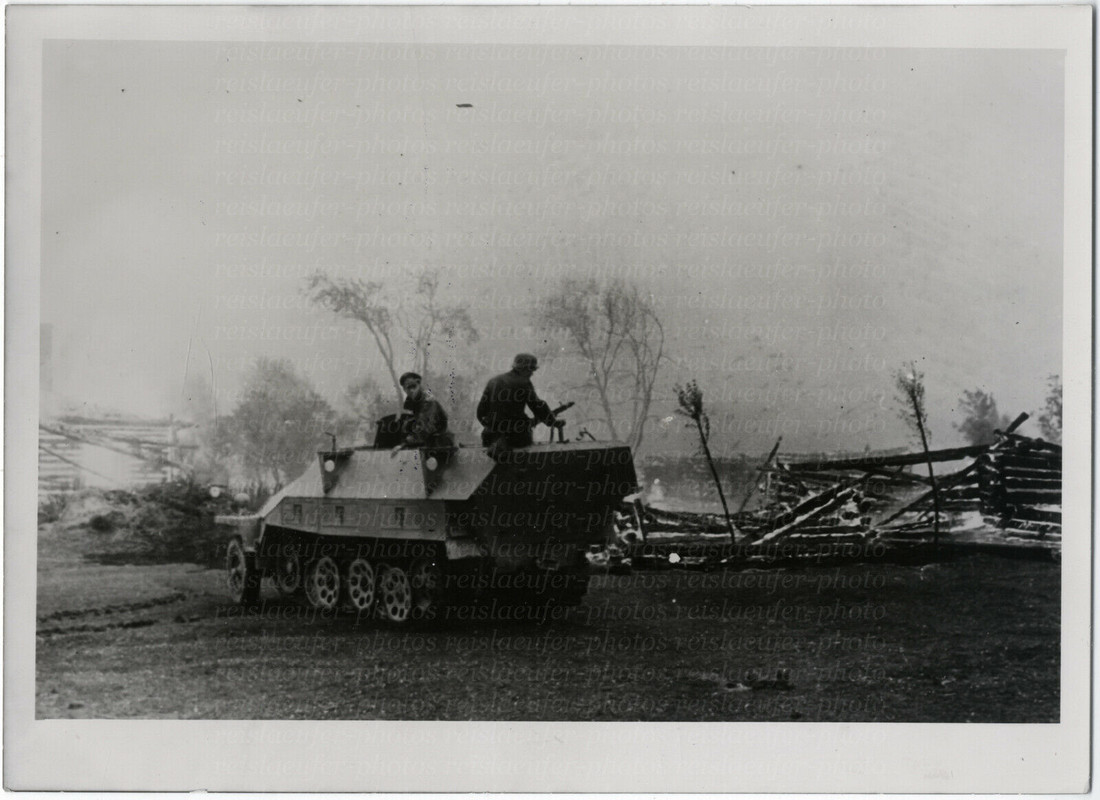 Panzerspähwagen sichert Flugplatz