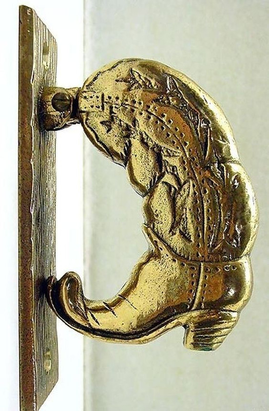 goldoorknocker.jpg