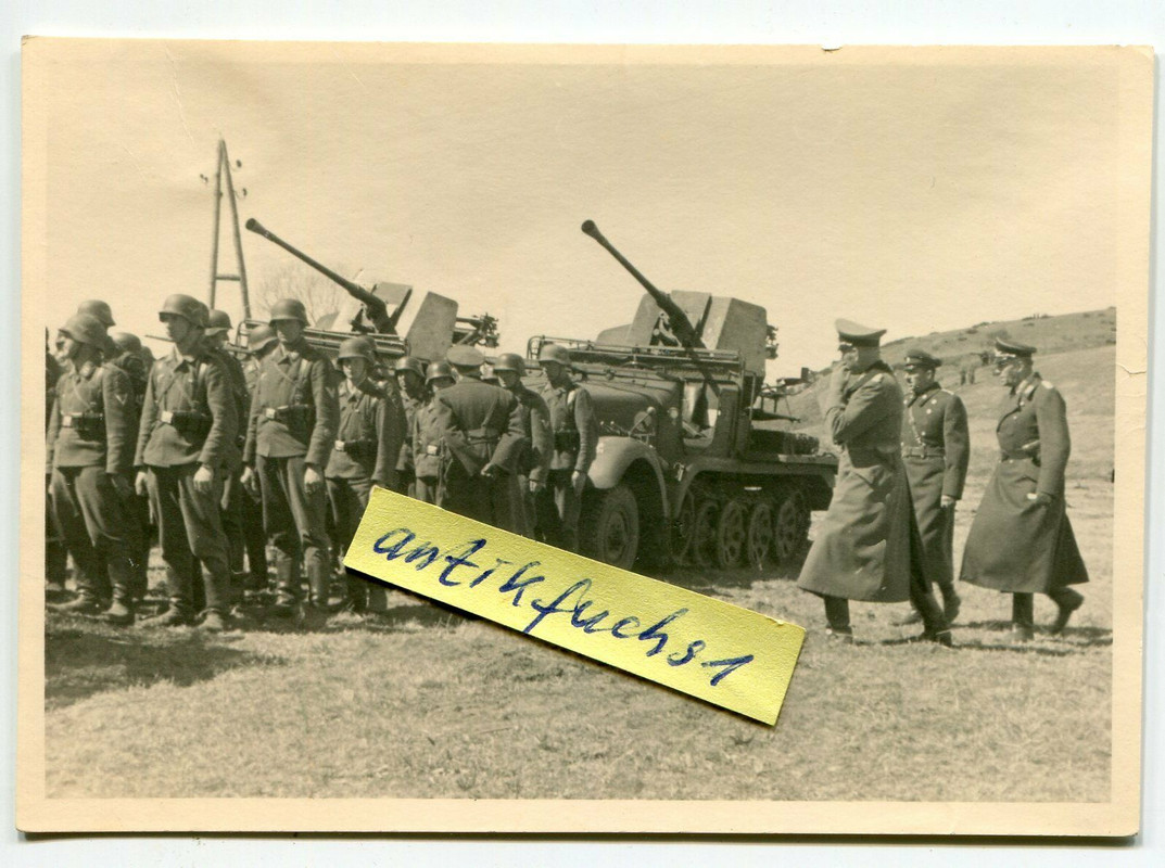 WH-Halbketten mit Pak-Aufbau als SFL-Panzerjäger