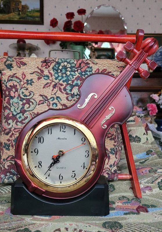 clock-violin2.jpg