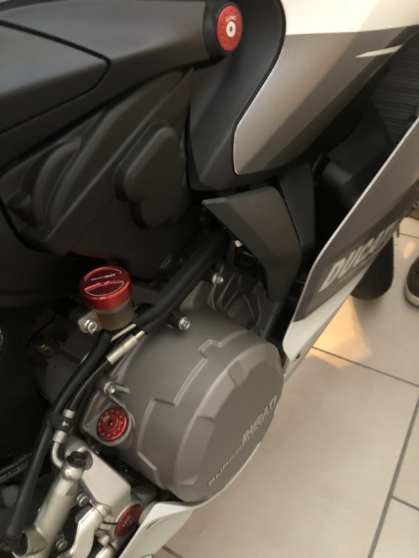 D1B2A3AB-3F78-4649-964A-6FD0FB81CA8E