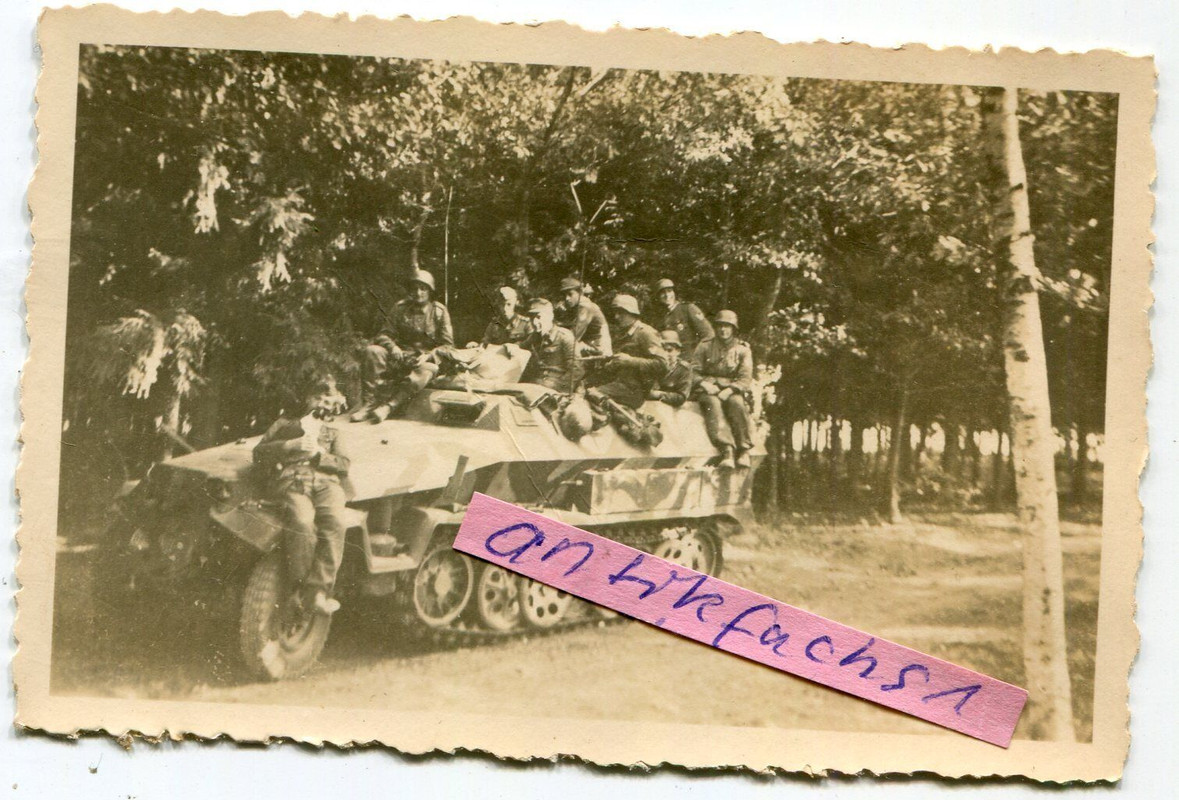 WH - Schützen-Panzer SPW mit Panzer-Jäger-Grenadiere 1944
