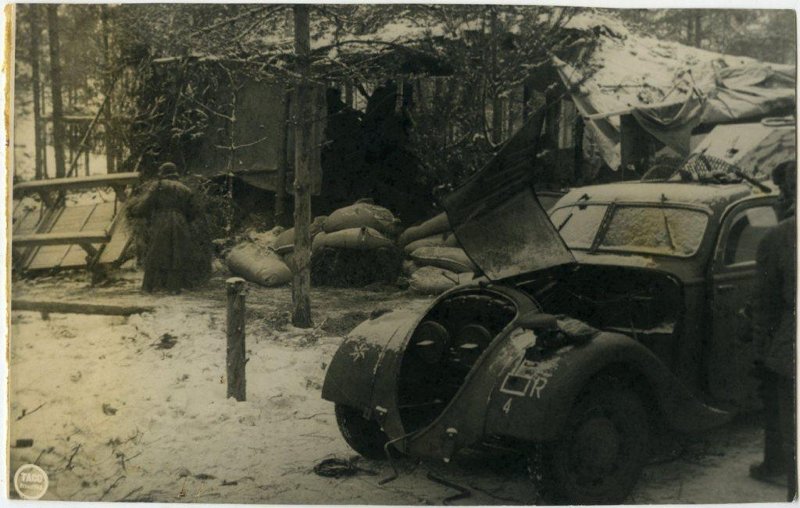 Трофеи, взятые нашими войсками в дни боев за прорыв блокады Ленинграда.