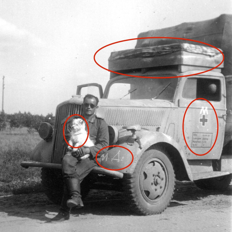 Orig. Fotos OPEL BLITZ Sanitätstruppe 1944 Alkove Hund