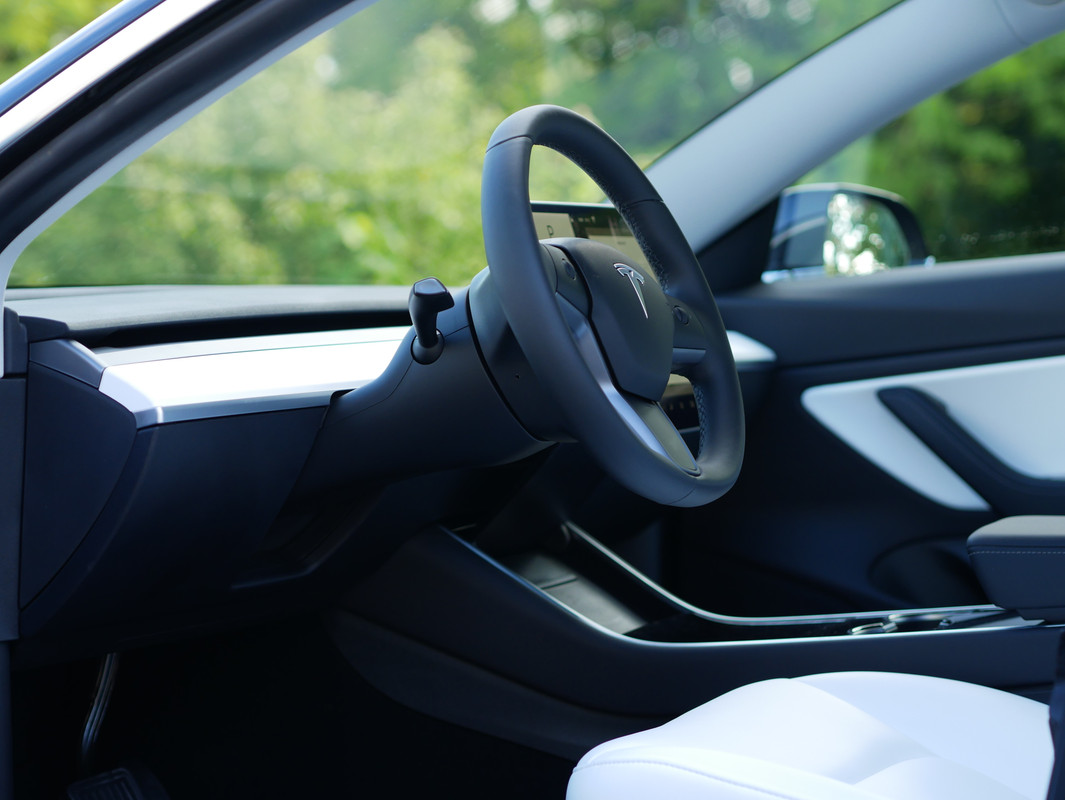 MODEL 3 INTERIEUR
