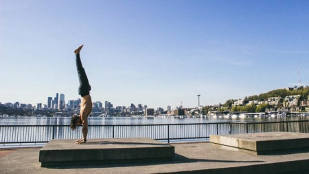 AloMoves - Learn to Handstand
