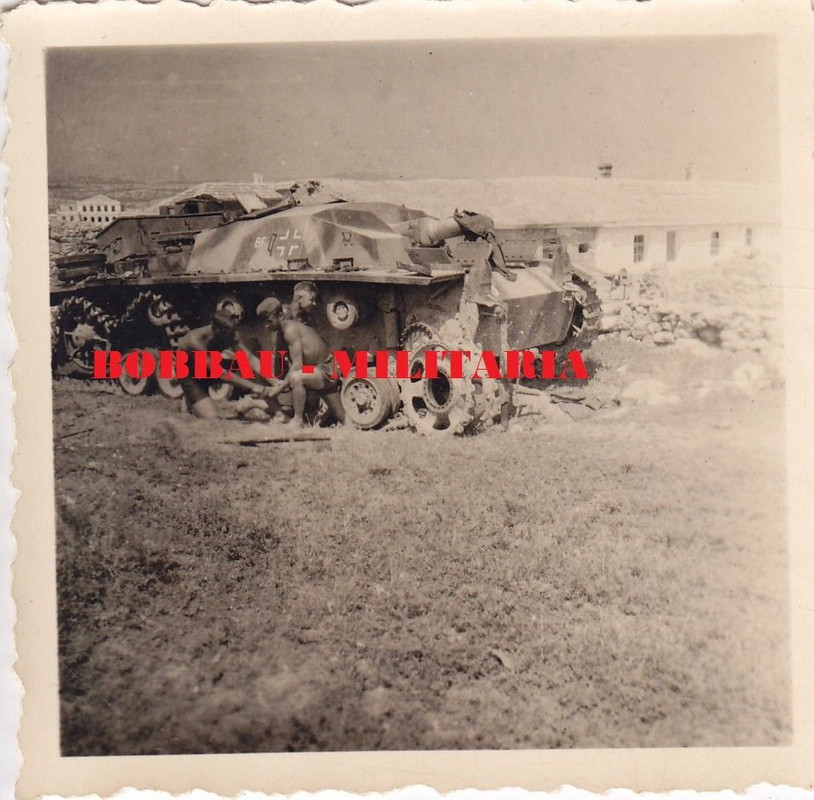 STUG III der Sturmgeschütz-Abt.197 Front-Reparatur Kettenwechsel