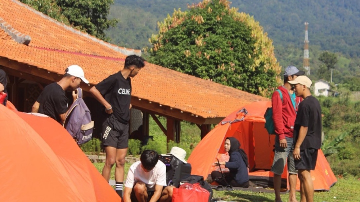 Harga tiket masuk Smart Hill Camp, pilihan tempat wisata baru di Subang yang lagi hits.