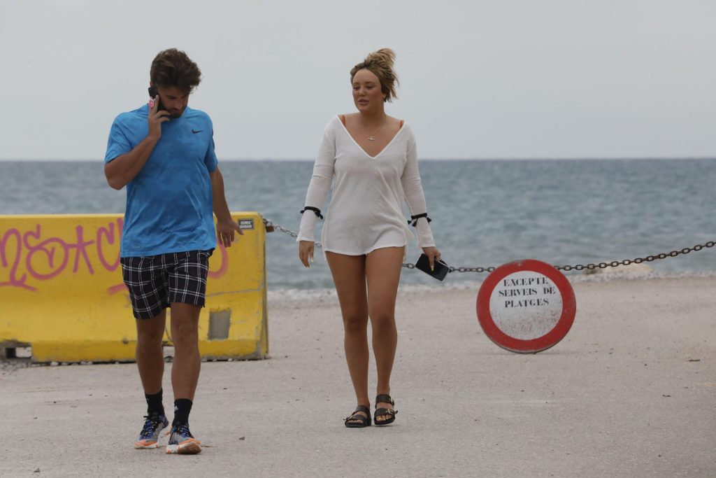 Charlotte-Crosby-Upskirt-Stars-Com-1-1024x683-14