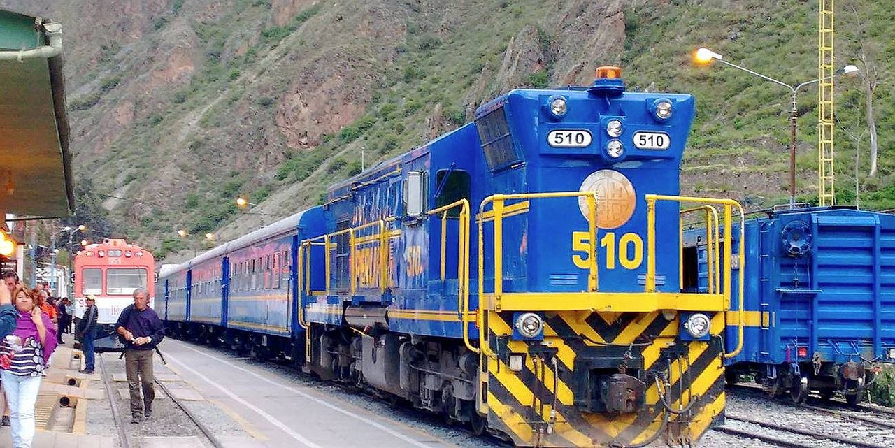 Tren a Machu Picchu canceló sus servicios por protestas de peruanos