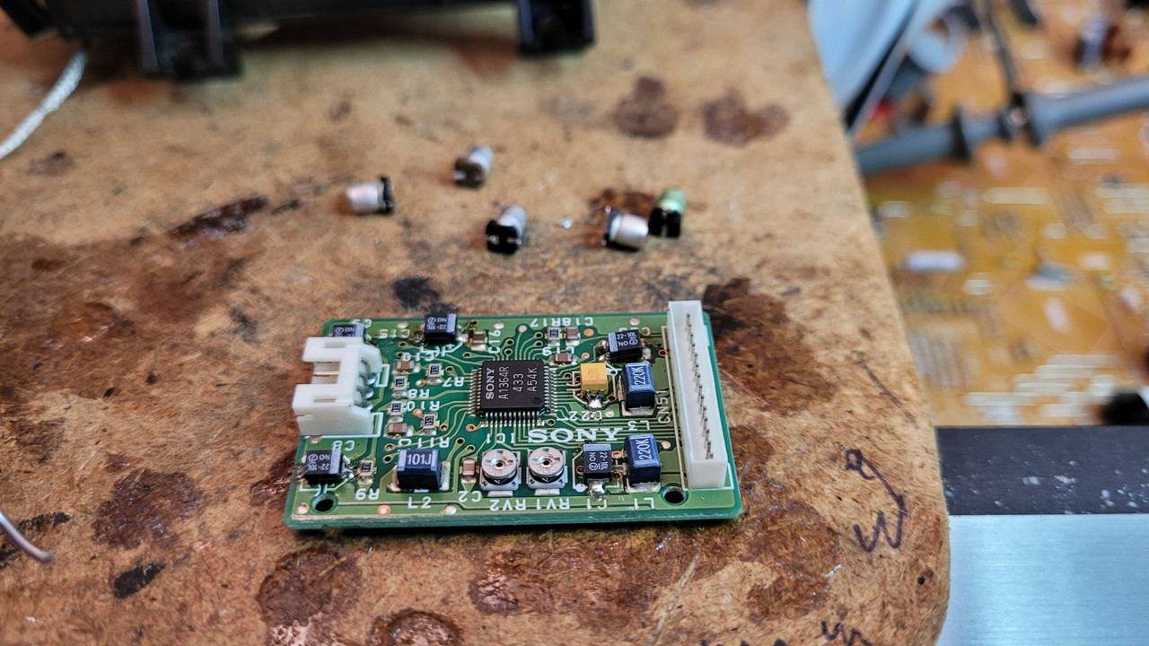 [Bild: sony-dat-ampli-rf.jpg]