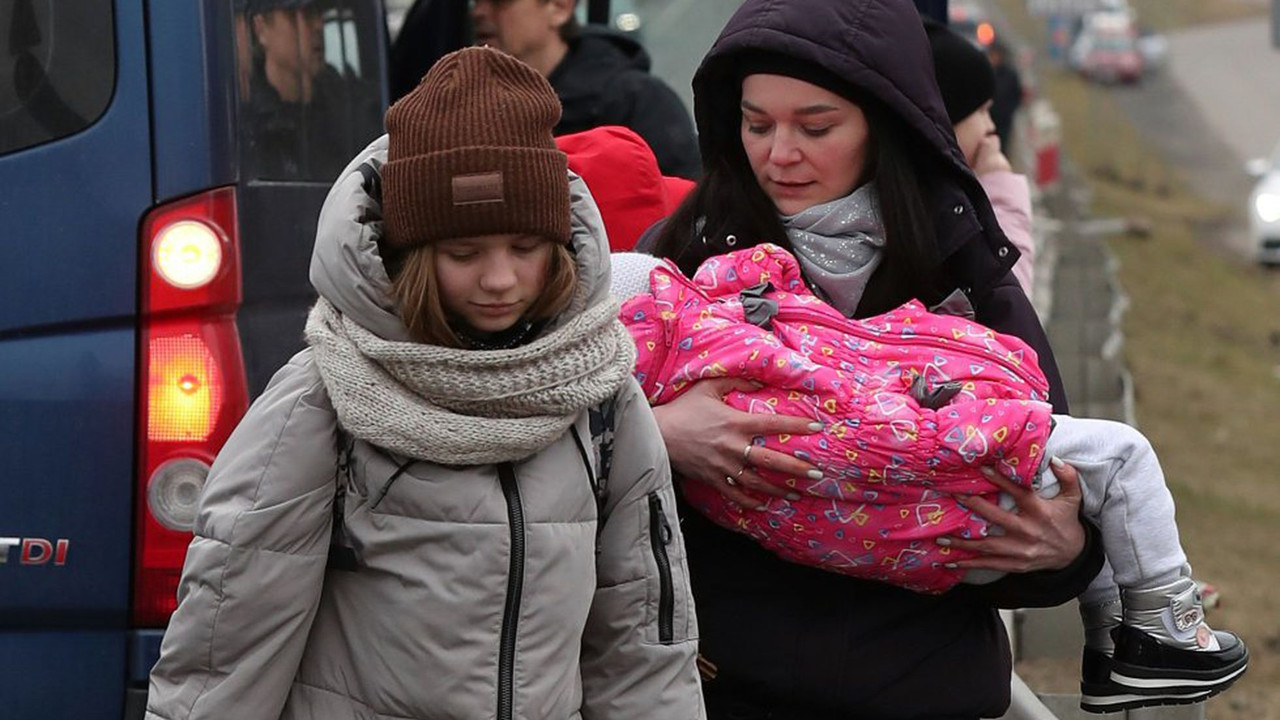 Más de 6 millones de personas han huido de Ucrania desde la invasión rusa