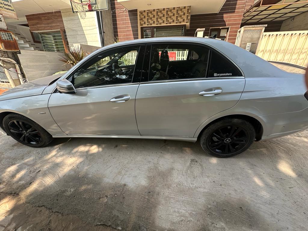 mercedes Benz photo 3