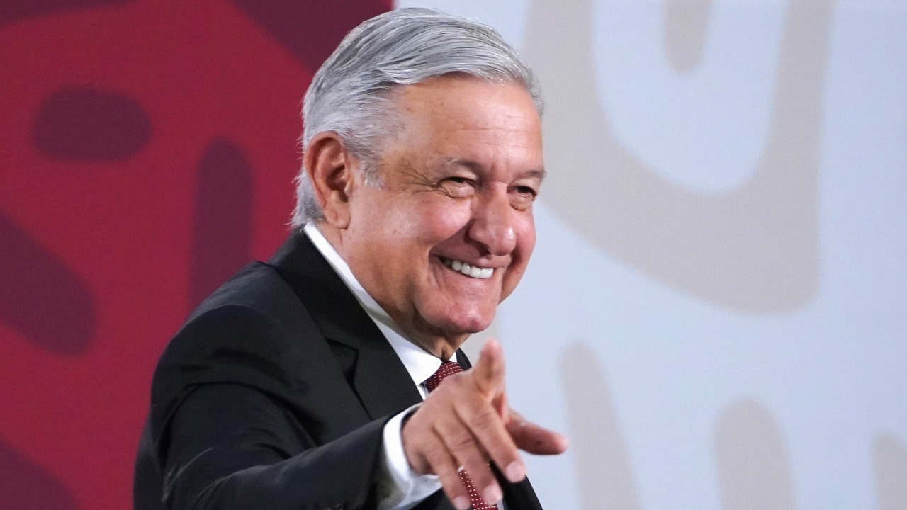 AMLO denuncia la guerra sucia y época de mentiras en México