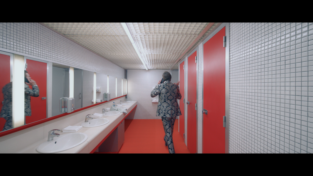 mpv-shot_THE.SUBSTANCE.2024.2160p.UHD.BDREMUX.HDR.DV.HEVC-Нечипорук_00_07_14_0002