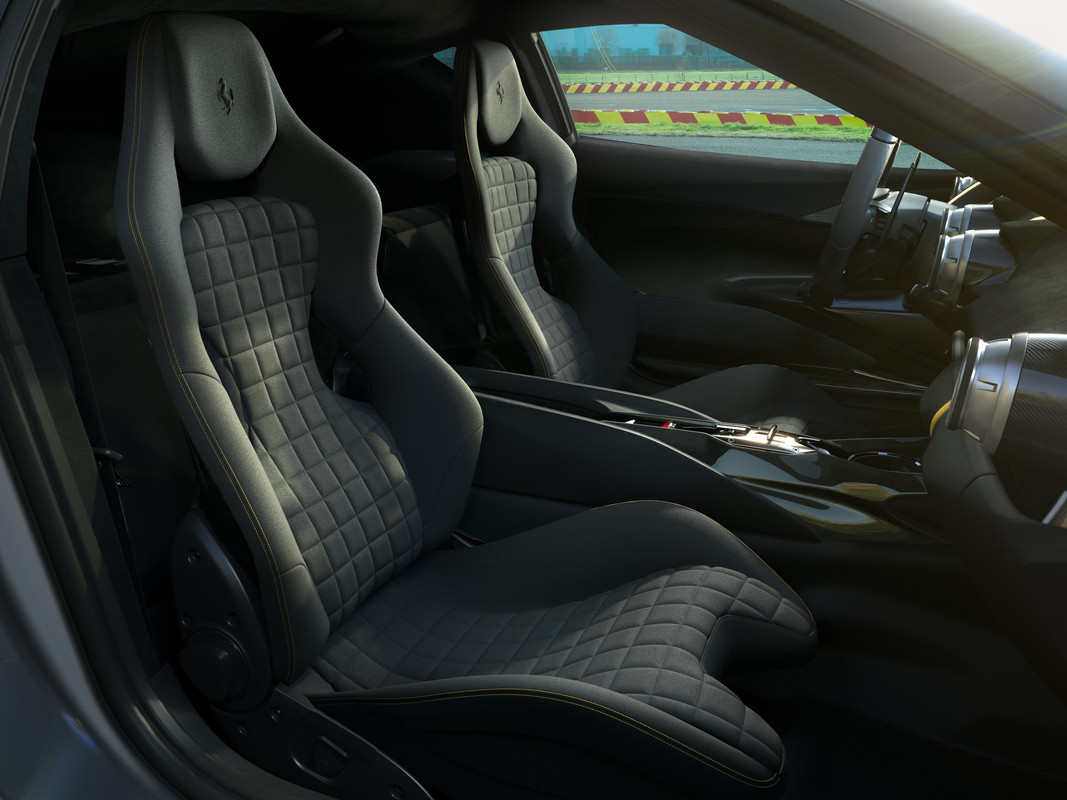 Ferrari_limited_series_V12_special_6