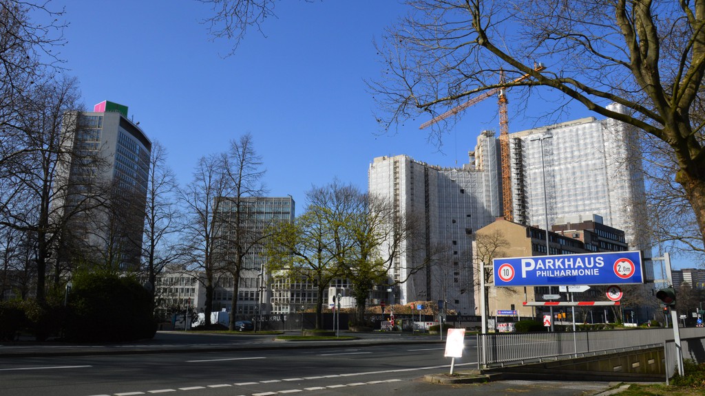 2021-04-01-essen-skyline-ansicht-huyssenalle-1.jpg