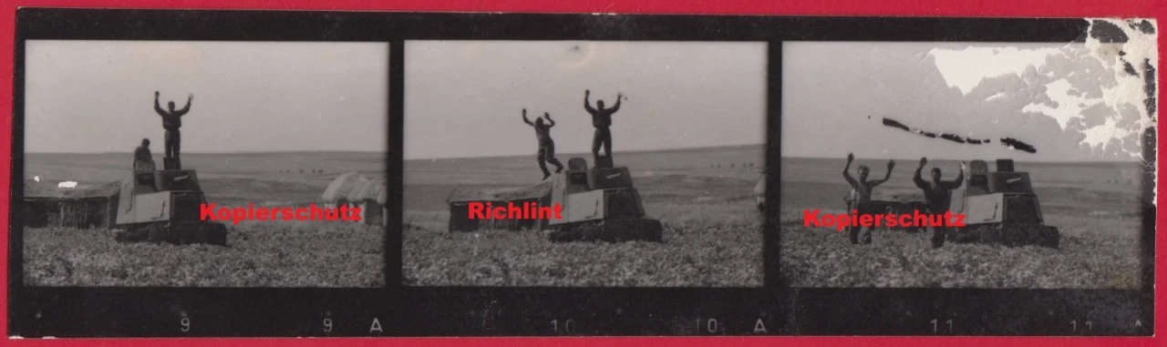 org Foto Wehrmacht Ostfront Panzer Panzerwagen russische Soldaten ergeben sich