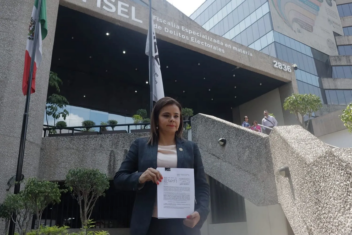 Diputada acusa a Alito Moreno y a secretario del PRI por violencia política de género