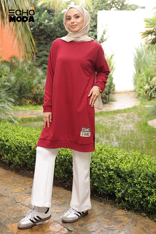 تونيكات طويلة بالبنطلون: إطلالة محتشمة بلمسة راقية تونيكات طويلة بالبنطلون: إطلالة محتشمة بلمسة راقية