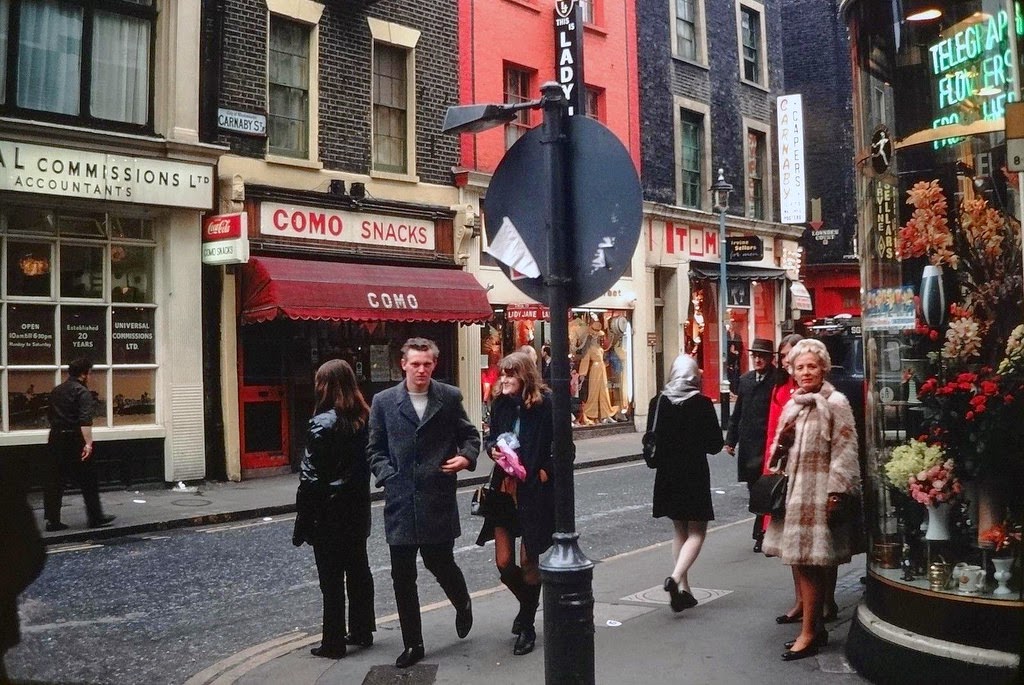 00-Carnaby-Street-Entrance-1960s.jpg