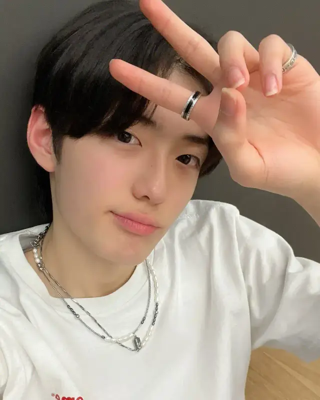 20250929_220404_copy_1229x1536