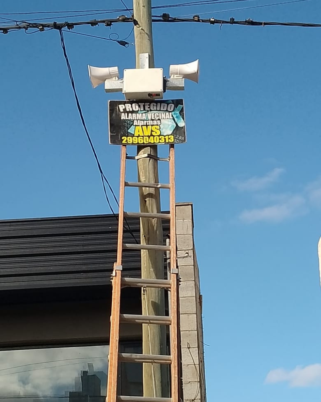 Cámara de Seguridad Vecinal en Entorno Urbano