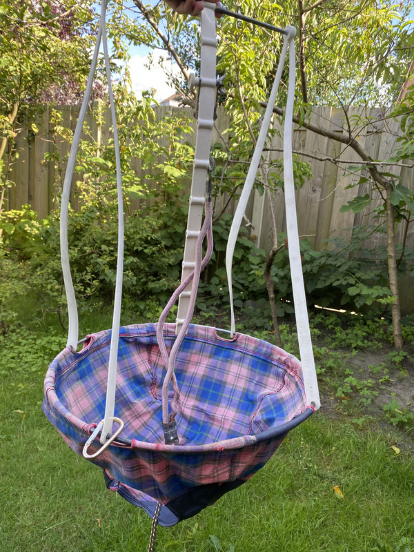 EDA5434B-9DF8-4A46-9E14-6059F2F9BC96