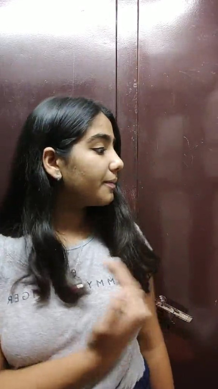 Desi babe round big boobs in grey tshirt.mp4_snapshot_00.02.174