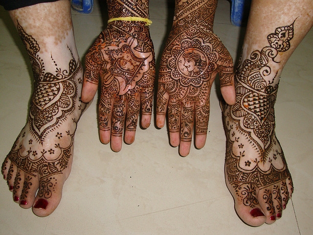 https://i.postimg.cc/hvgDJWWf/Bridal-mehandi-design-for-full-hands3-Mehandi-net.jpg