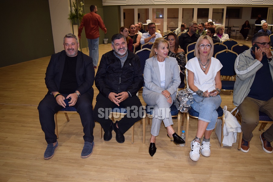 , &Kappa;&alpha;&lambda;&alpha;&mu;ά&tau;&alpha; 80: &Tau;ί&mu;&eta;&sigma;&epsilon; &chi;&omicron;&rho;&eta;&gamma;&omicron;ύ&sigmaf; &kappa;&alpha;&iota; &upsilon;&pi;&omicron;&sigma;&tau;&eta;&rho;&iota;&kappa;&tau;έ&sigmaf;, &pi;&alpha;&rho;&omicron;&upsilon;&sigma;ί&alpha;&sigma;&epsilon; &tau;&eta; &phi;&alpha;&nu;έ&lambda;&alpha; &kappa;&alpha;&iota; &tau;&omicron; ό&rho;&alpha;&mu;&alpha; &gamma;&iota;&alpha; &tau;&eta; Volley League – &Phi;&omega;&tau;&omicron;&gamma;&rho;&alpha;&phi;ί&epsilon;&sigmaf; &kappa;&alpha;&iota; &beta;ί&nu;&tau;&epsilon;&omicron;