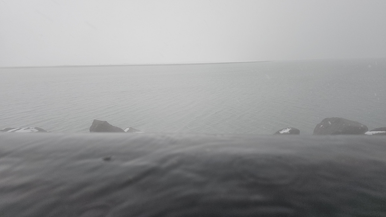 風雪中的海景，拍攝於14:24