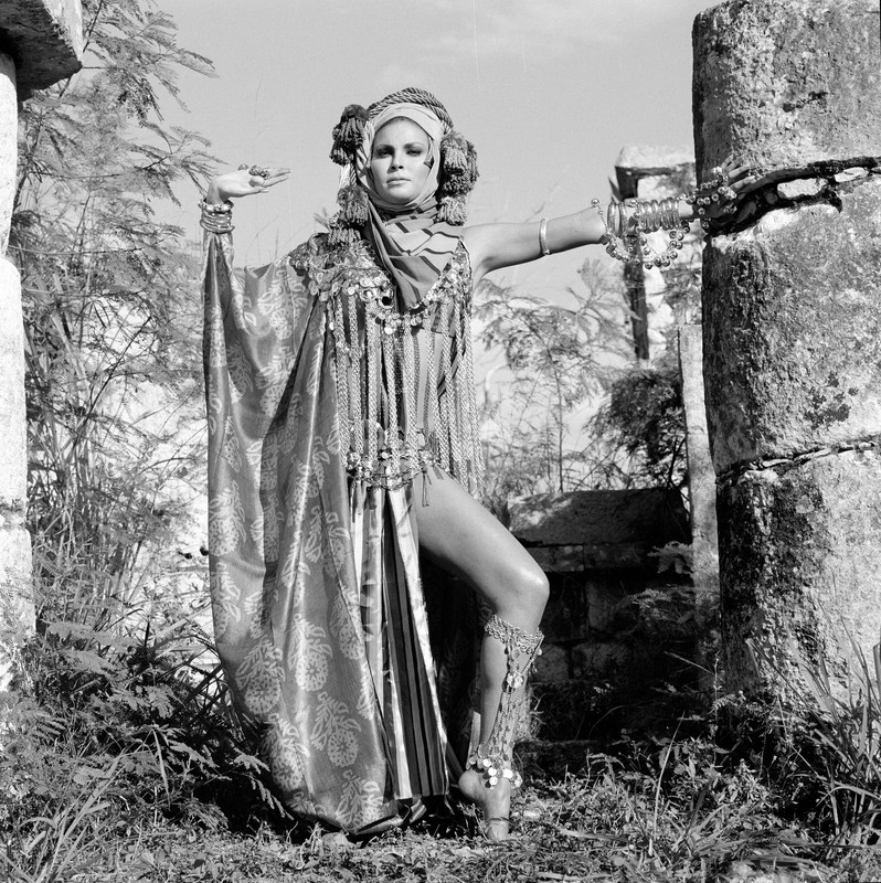 raquel_welch_c31
