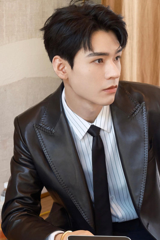 006DurXoly1hglmo0xiv4j32ri459qv7