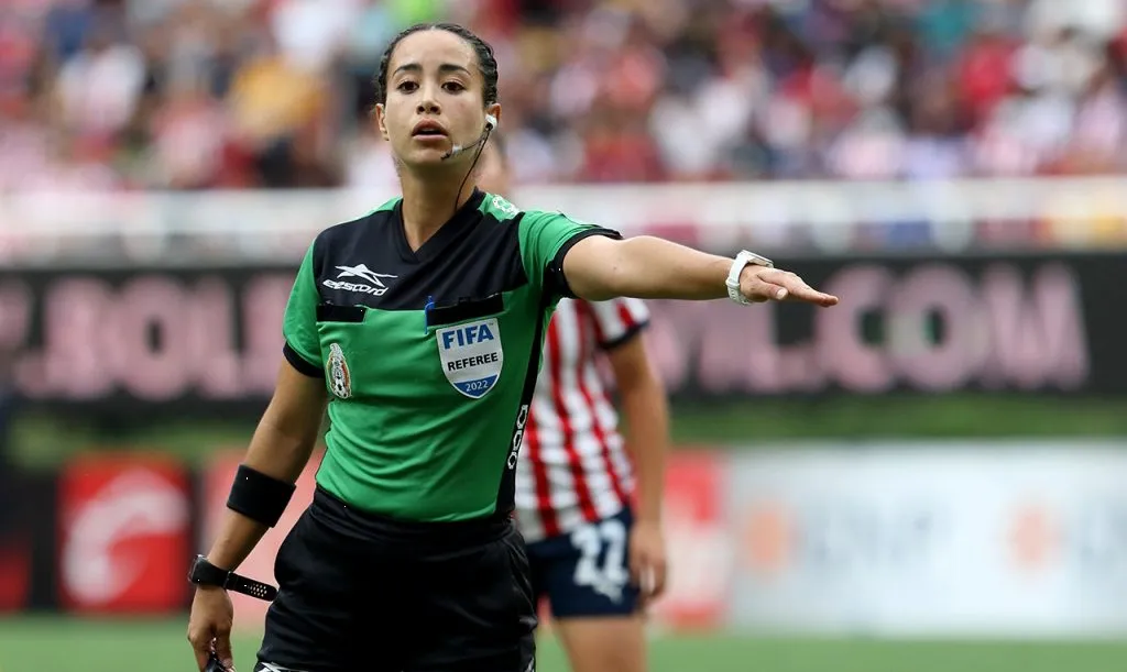 Árbitra Katía Itzel debuta en Liga MX: Hito histórico para el fútbol en México