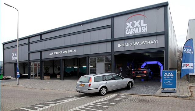 xxlcarwashopentmoderneindoorautowasinstallatie_1