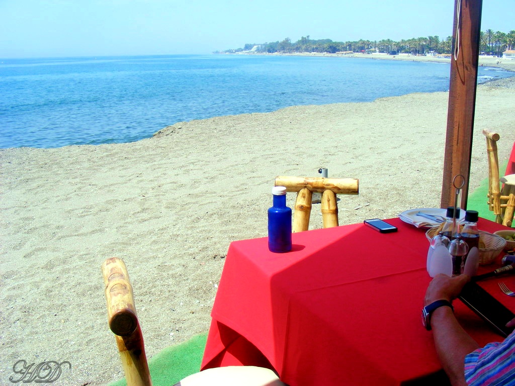 red-table-beach-san-pedro-spain-HD.jpg