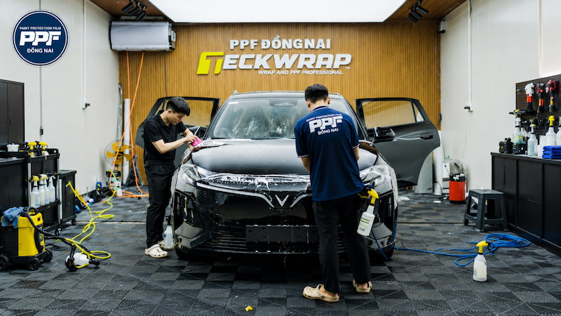 Chủ xe thường xuyên đỗ ngoài trời có nên đầu tư PPF cao cấp?