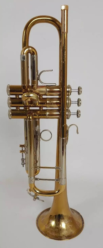 Bach 1973 Stradivarius 37 Trumpet sn 69098 (14)