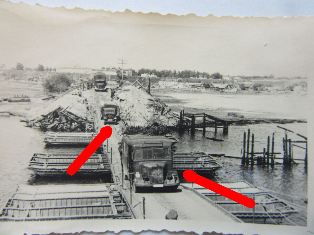 Foto Russland XXIV AK WH Vormarsch LKW Meredes überquert Pontoonbrücke