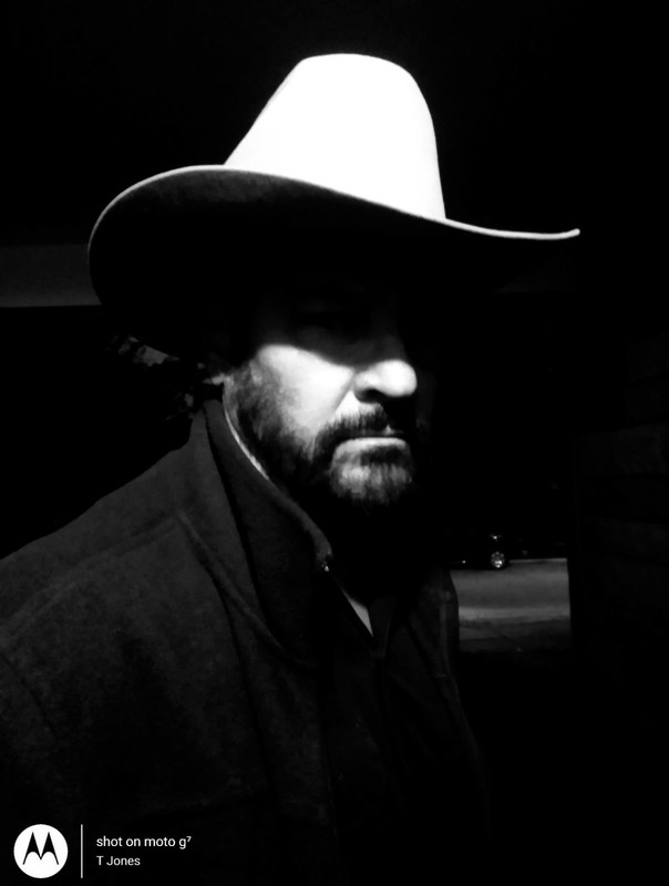 Noir-Resistol-6.jpg